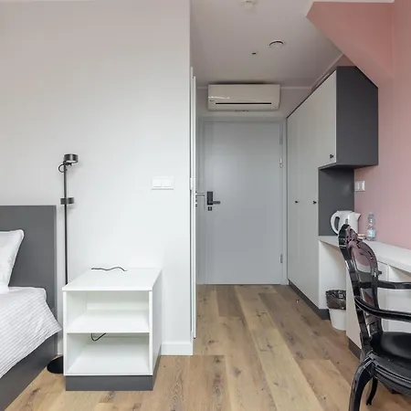 Ae Hostel Nowy Swiat Varsavia Esterno foto